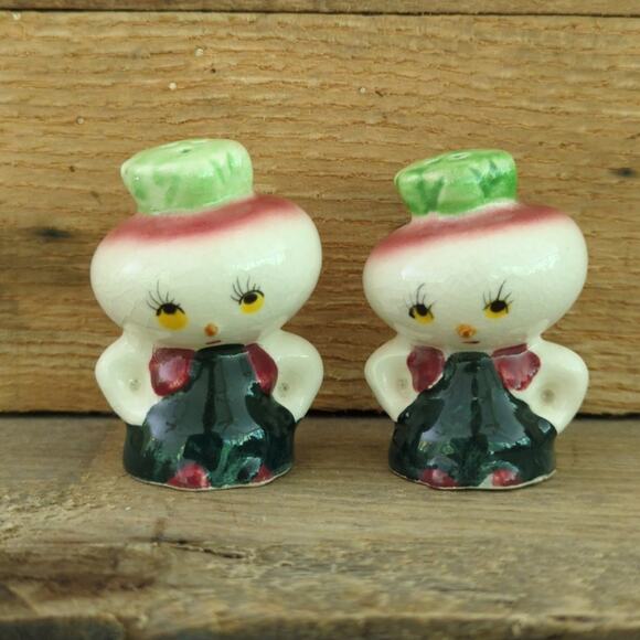 Vintage 1950s Kitschy Anthropomorphic Radish Salt & Pepper Shakers Made in Japan - Picture 1 of 10